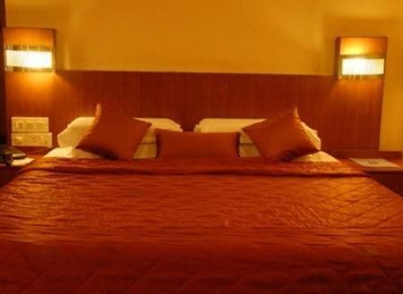 Hotel Maurya Palace Mysuru Zewnętrze zdjęcie